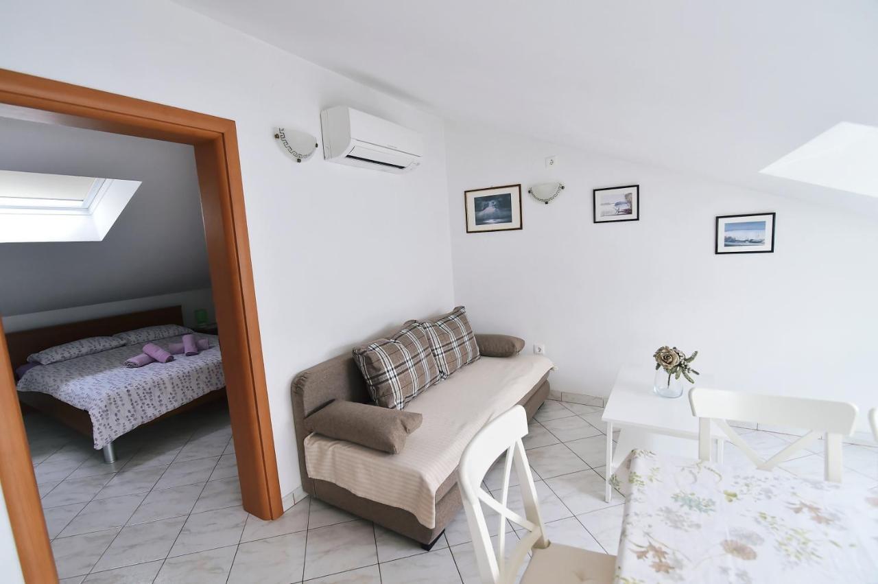 Apartment Luni Ii