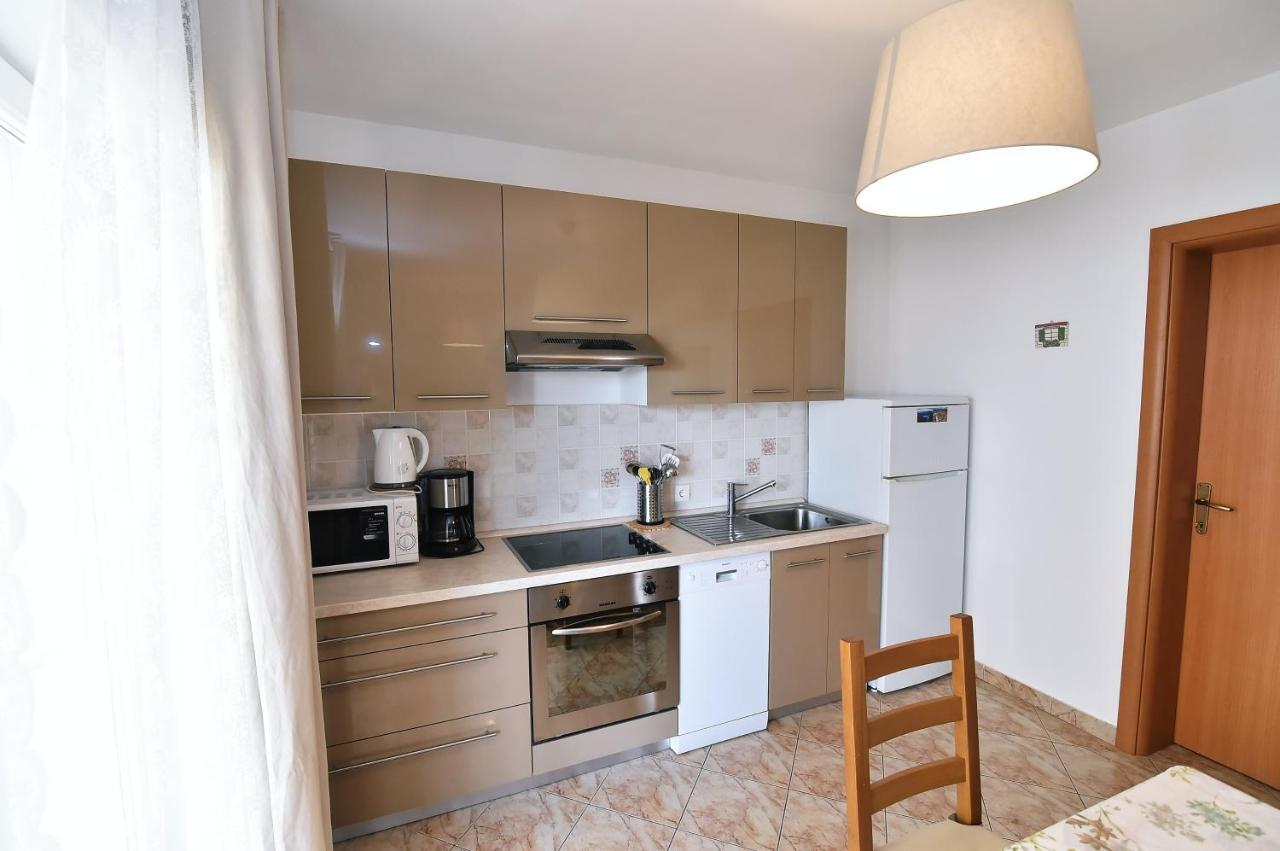 Apartment Luni Ii