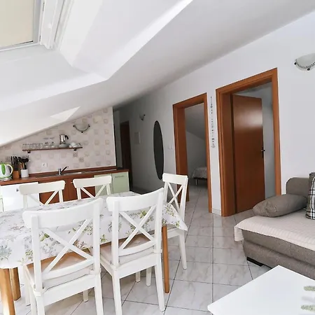 Apartments Luni II Baska  Exterior photo