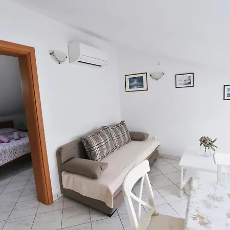 Apartments Luni II Baska  Exterior photo