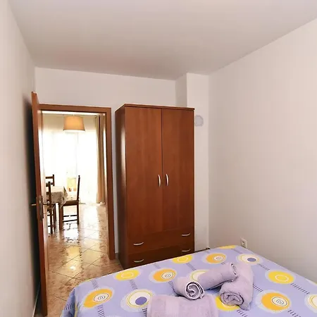 Apartments Luni II Baska  Exterior photo